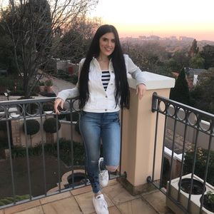 Meet your Posher, Brooke